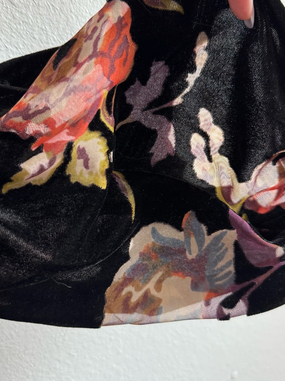 miami Black V-Neck Velvet Dress - Picture 3 of 11
